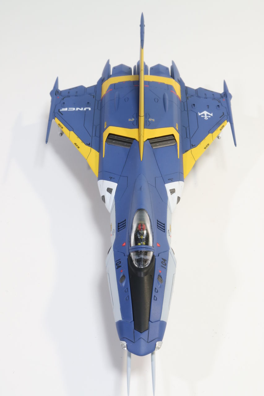 バンダイ 1/72 コスモファルコン 一般機 : おなかいっぱい。