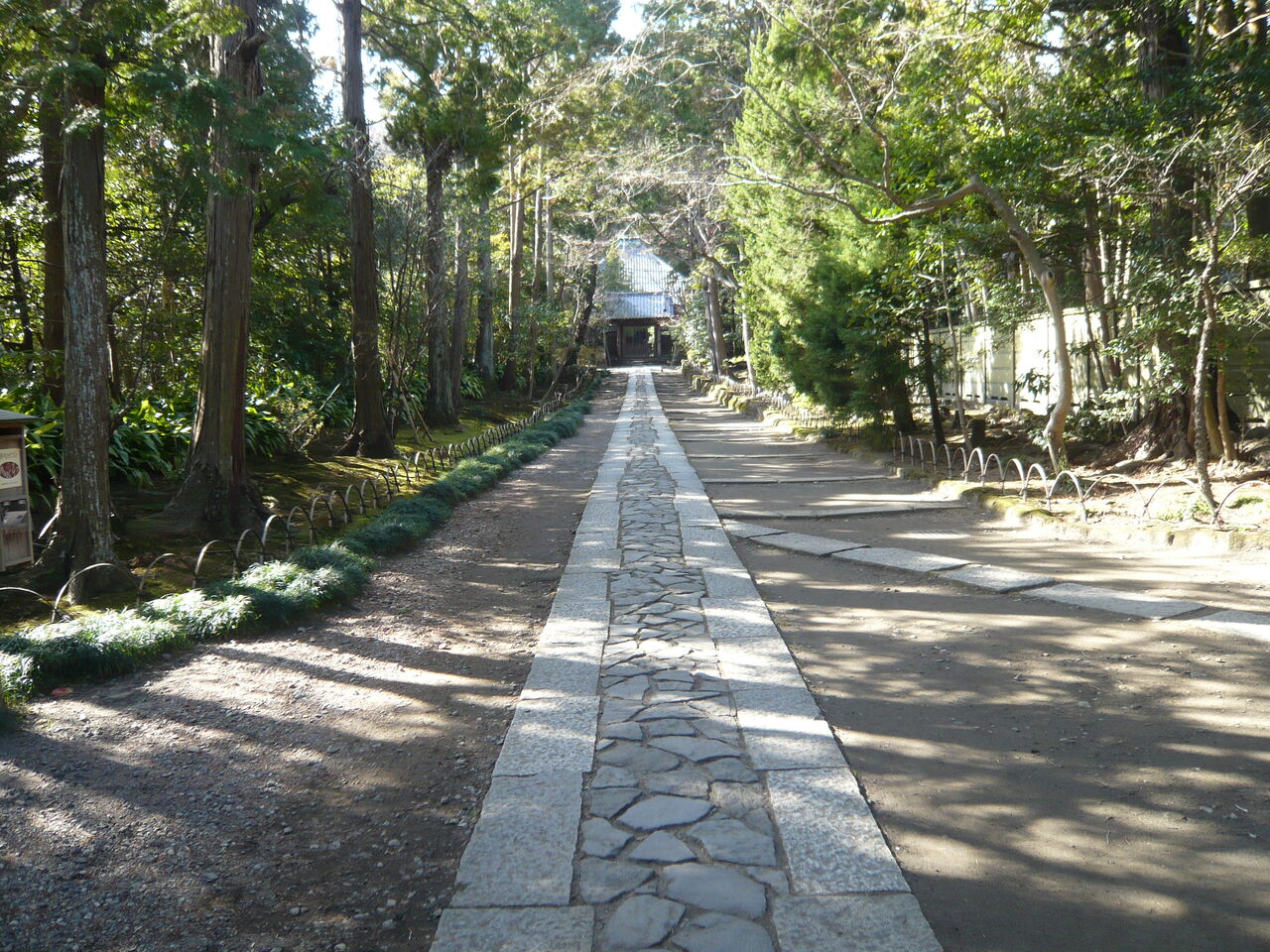 チャレンジクイズ⑳ 趣深い参道ベスト3 : 鎌倉の寺社・伝説