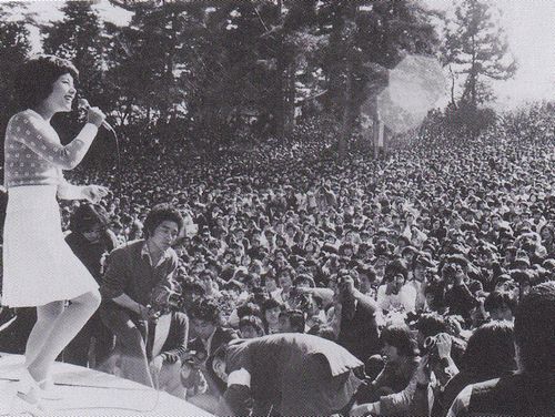 孤高のアイドルは孤独なアイドル 天地真理のちいさな恋 夢幻通り商店街