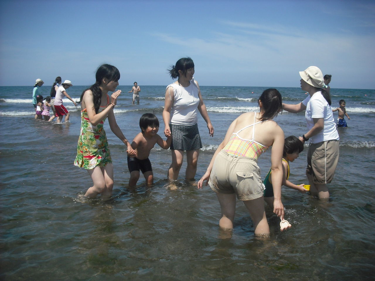 お母さん　海水浴 年少さんの海水浴 : 園長ブログ