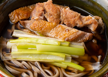 鶏の旨みがじゅわっと広がる。おうちで作る「鶏南蛮そば」