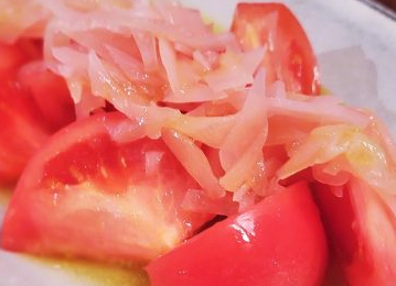 さっぱり副菜♪トマトとガリのサラダの作り方