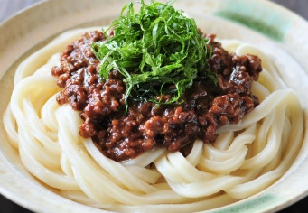 ボリューム満点！肉みそうどんの簡単レシピ