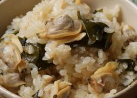 旨みじんわり♪あさりとわかめのご飯の作り方