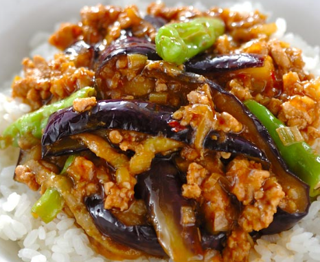 ごはんが止まらない！ピリ辛旨い「麻婆なす丼」の作り方