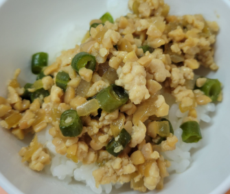 ごはんがすすむ栄養おかず!「ほうれん草のそぼろ納豆」レシピ