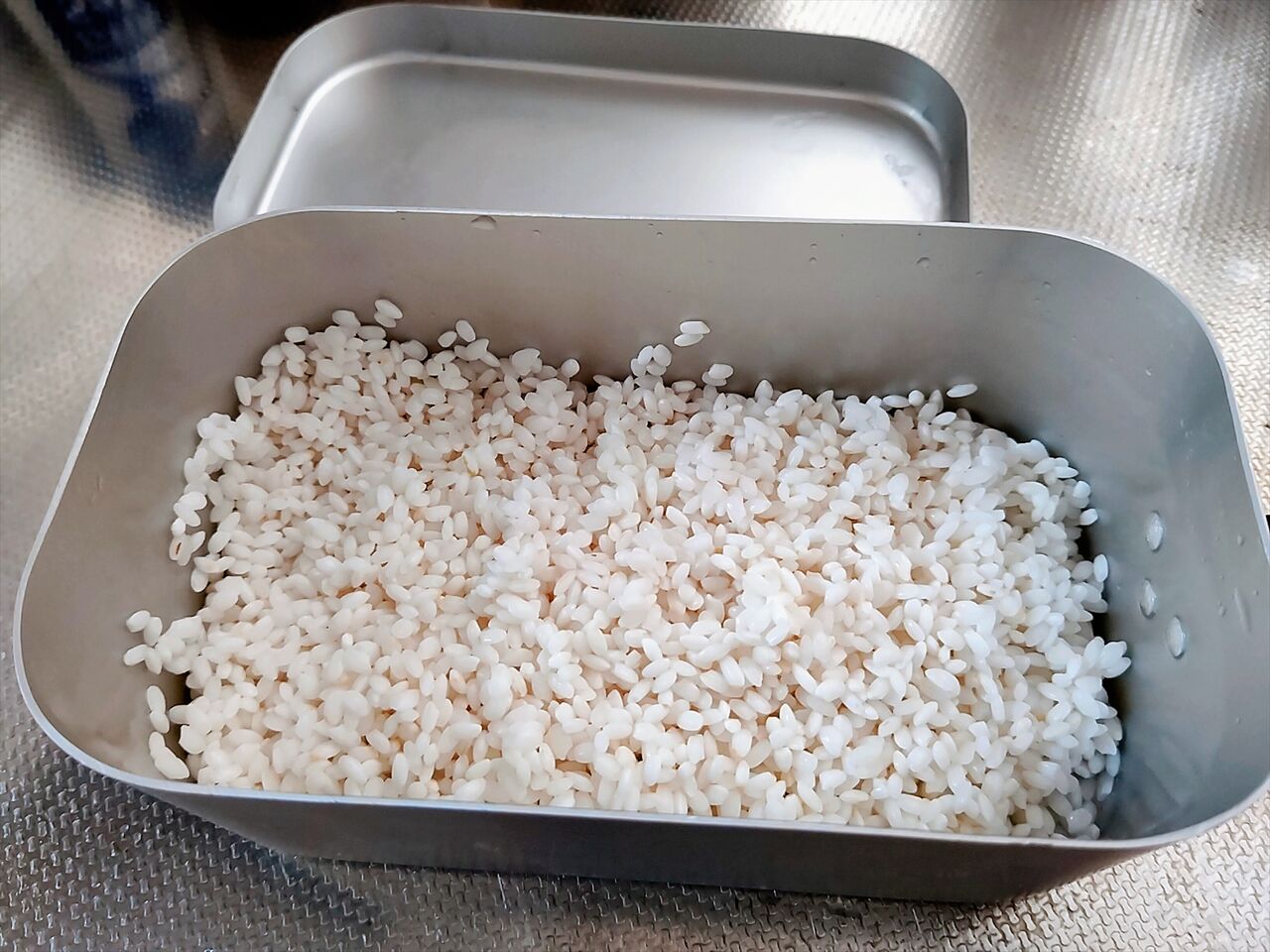 メスティンを使った赤貝の炊き込みご飯 力いっぱい輝ける日を