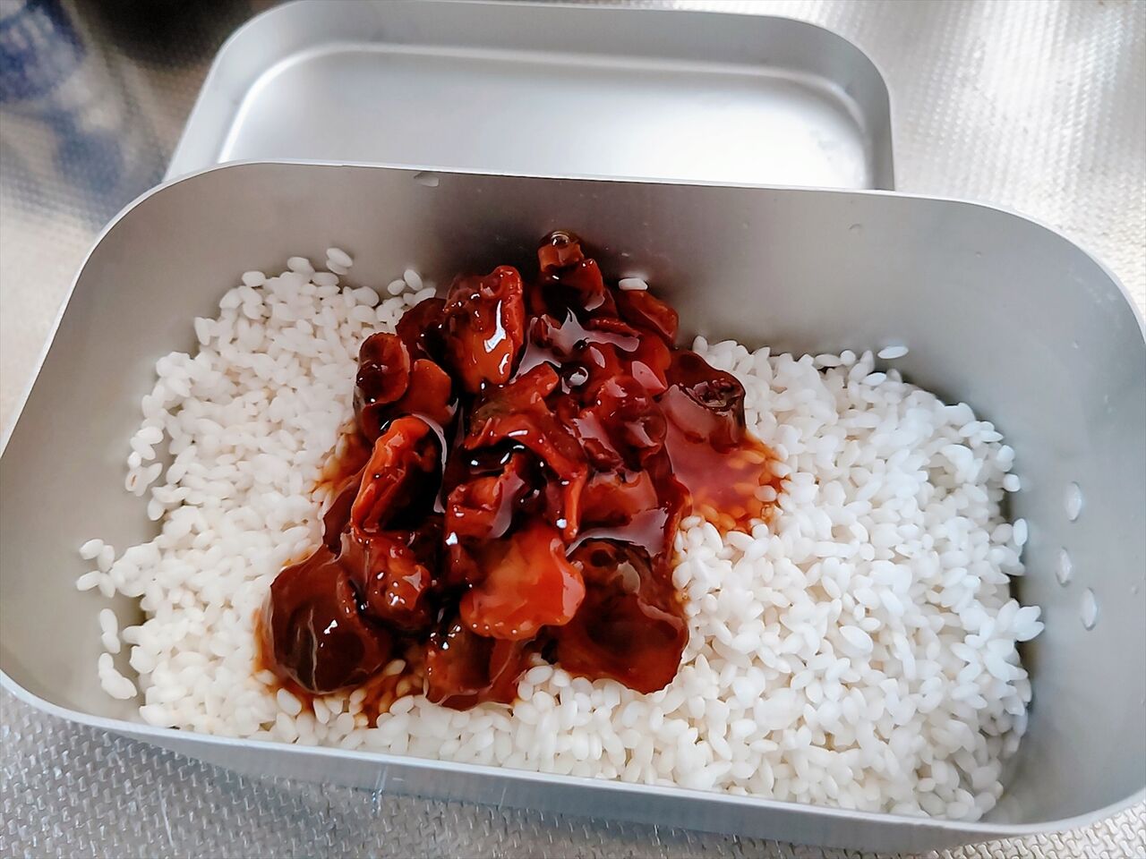 メスティンを使った赤貝の炊き込みご飯 力いっぱい輝ける日を