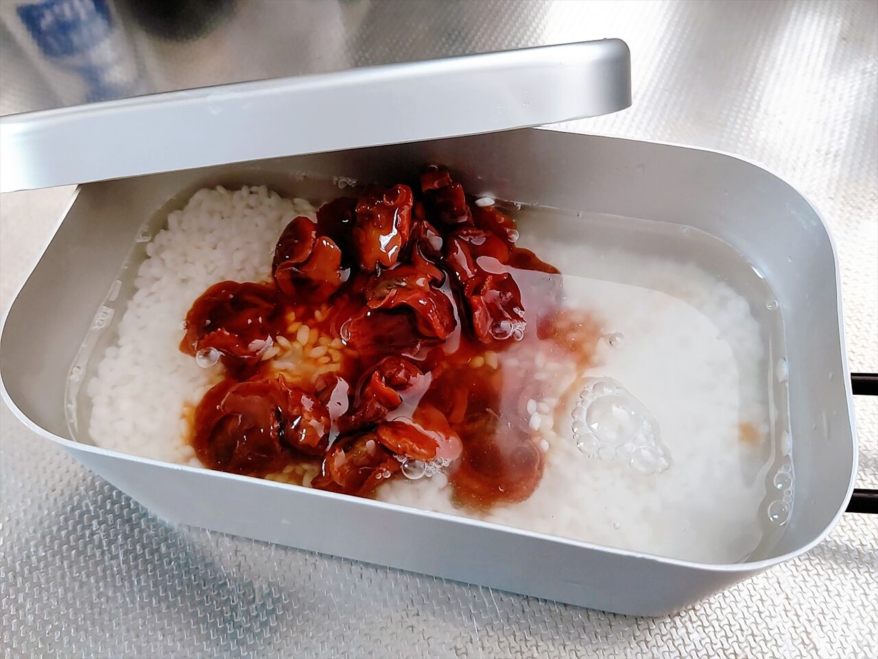 メスティンを使った赤貝の炊き込みご飯 力いっぱい輝ける日を