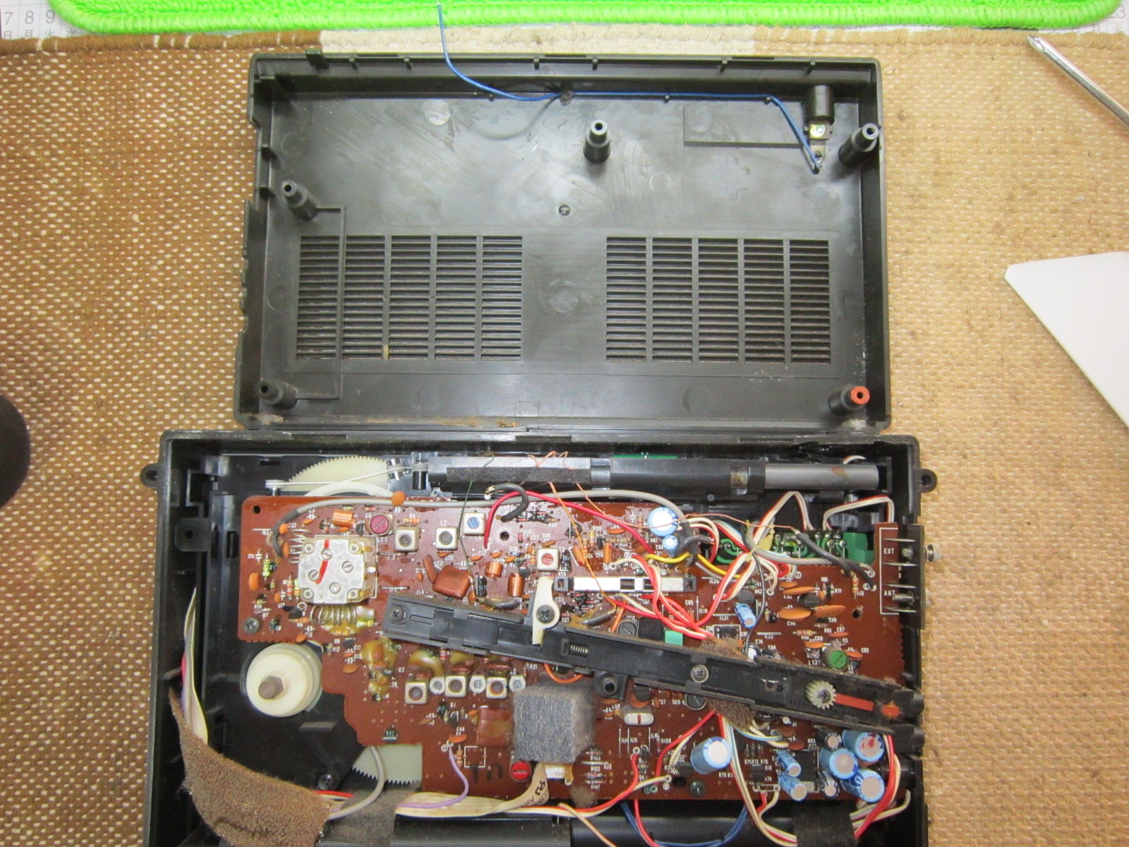 中々出て来ない希少なSONY ICF-6500 BCL 大人のホームBCLラジオ