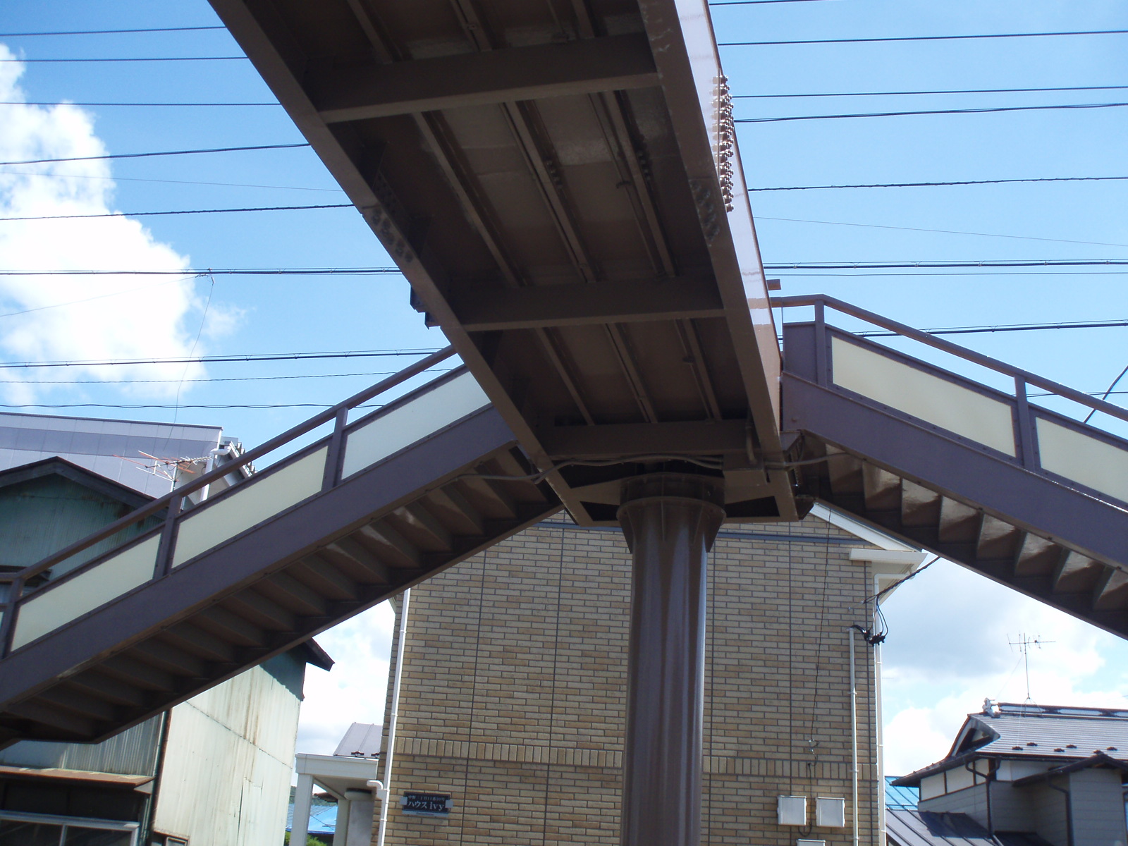 歩道橋 田 舎 の 少 年 Jyagonowarashi