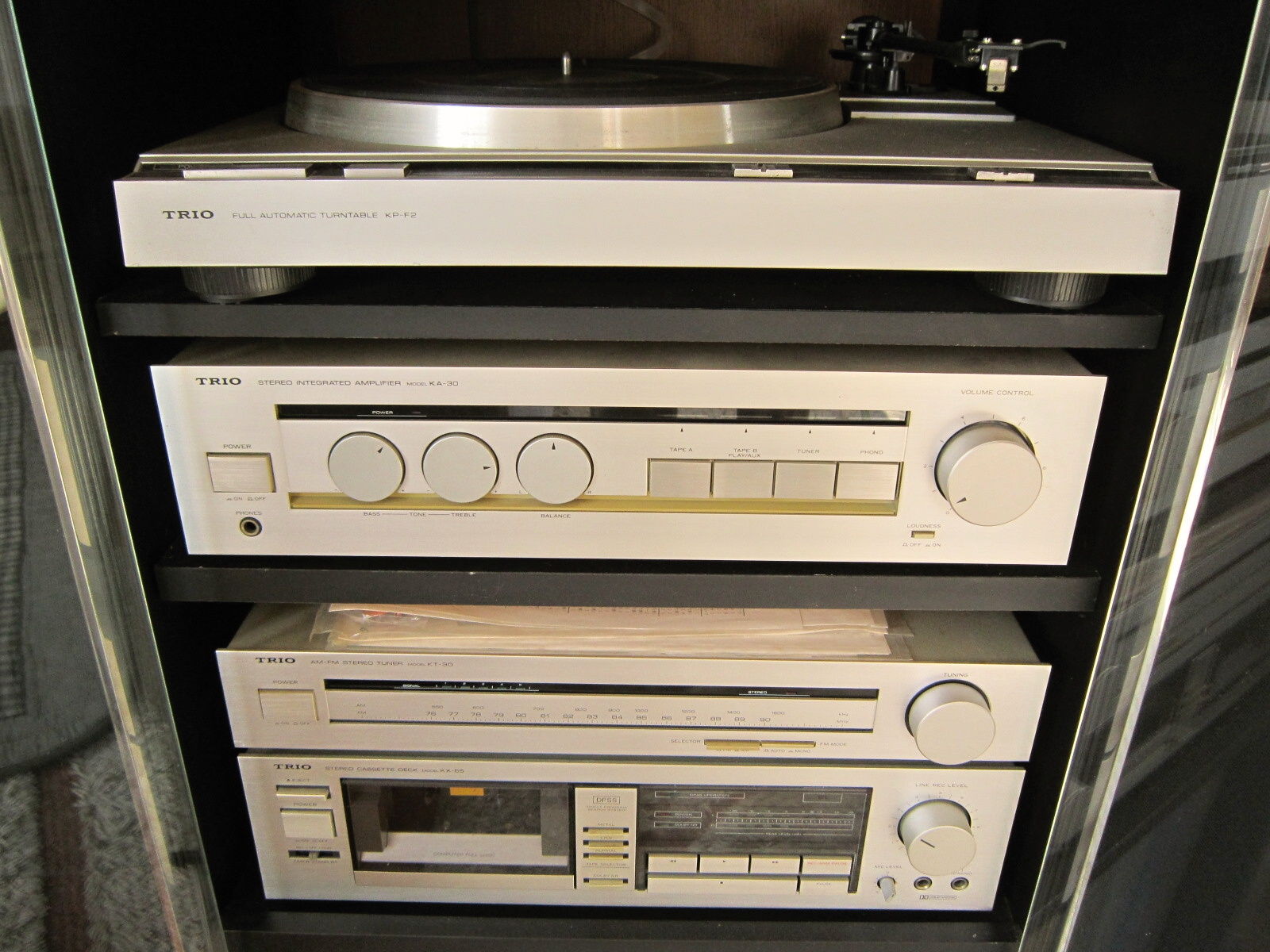 トリオのシステムコンポ : 田 舎 の 少 年 （jyagonowarashi）