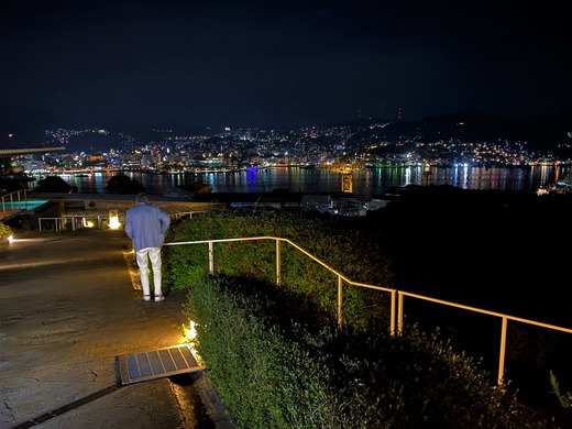 外からの夜景を楽しむ