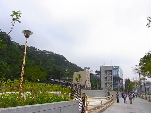 動物園駅からロープウエイへ