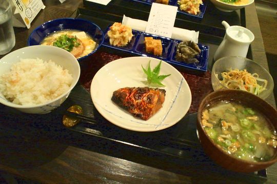 1000円グルメの旅 from 宇都宮 to 47都道府県