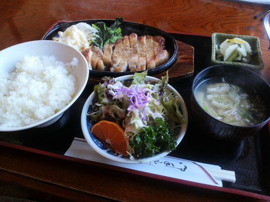 1000円グルメの旅 from 宇都宮 to 47都道府県