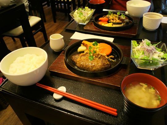 1000円グルメの旅 from 宇都宮 to 47都道府県