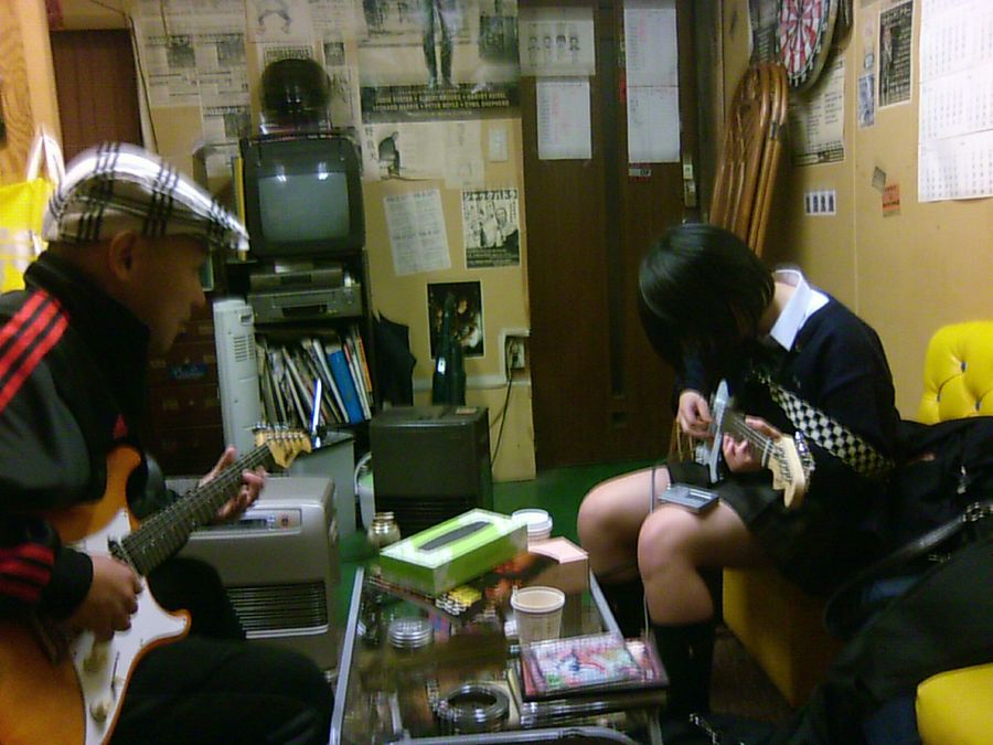 女子高生をプライベートレッスン むらとり 怒 の九弦ギターありがとう 女子高生をプライベートレッスン むらとり 怒 の九弦ギターありがとう