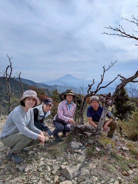 LINE_ALBUM_20251012.13_251207_16