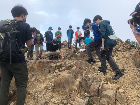 上から見る地層