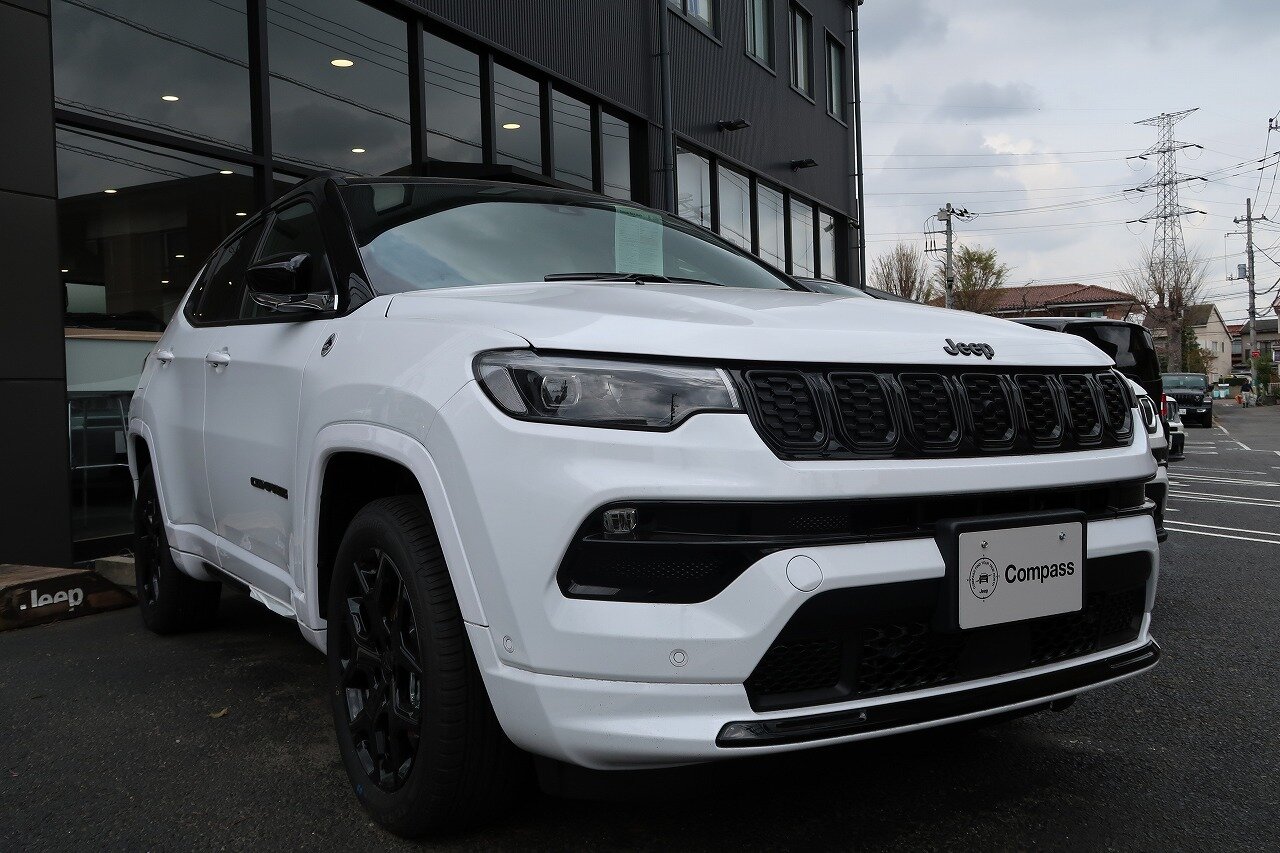 コンパスの限定車 BLACK SHARKがジープ府中でご覧いただけ