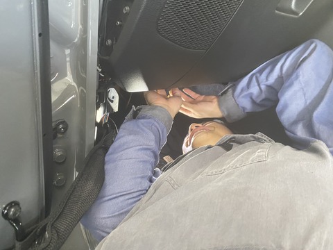 戸田山 様　電動サイドステップつけてます