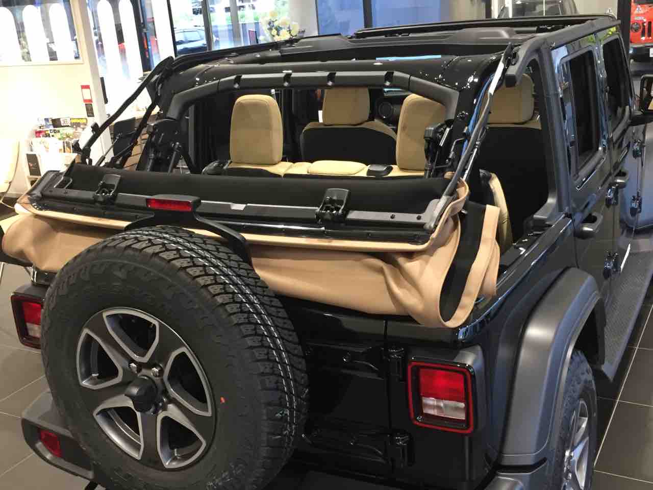 ジープ浦和 ラングラー ブラック タン グランドチェロキー ジープ浦和スタッフブログ Jeep Official Dealer Site