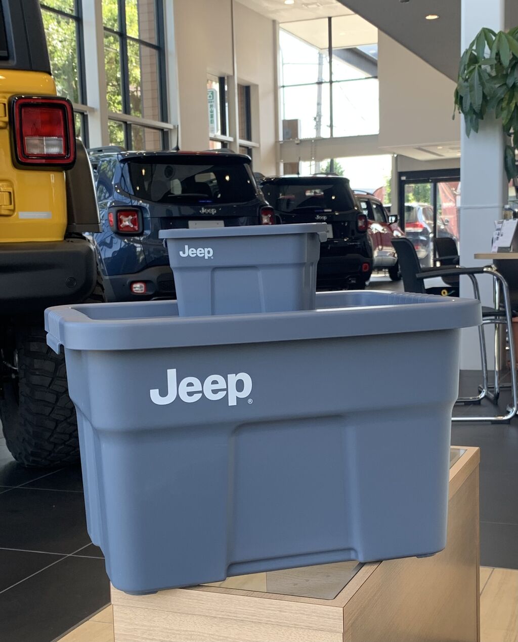 一押し】Jeep®×THOR コンテナボックス｜ジープ武蔵野スタッフブログ