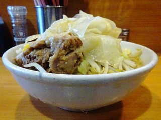 横から