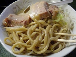 麺とブタ