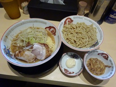 小ラーメン+つけ麺に変更+肉かすあぶら+アレ