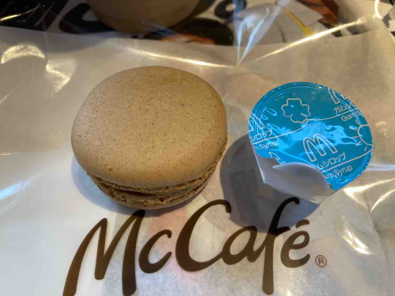 マックでマカロン マカロン塩キャラメル190円 マクドナルド フレンテ仙川店 はっちの蒸し豚