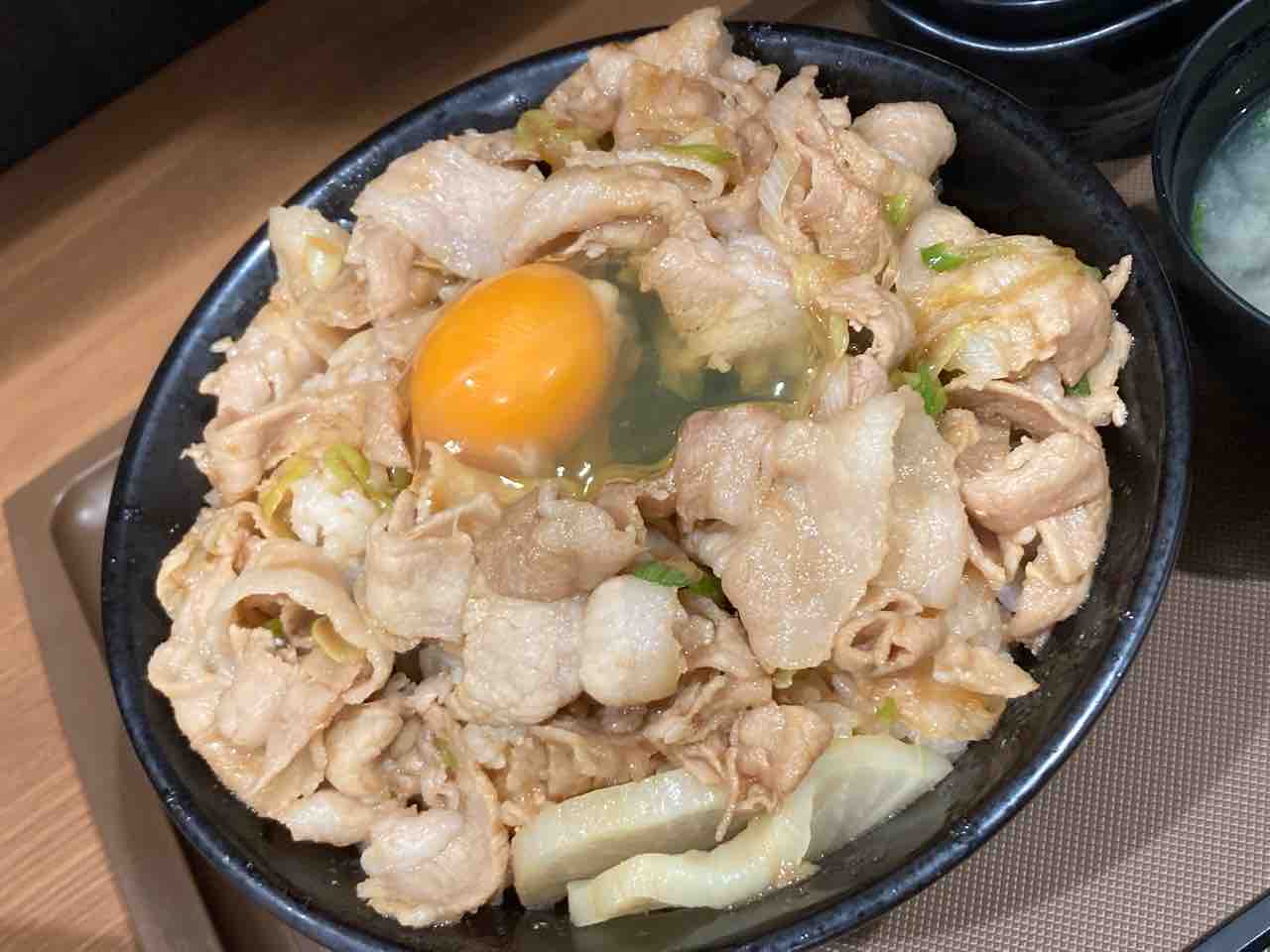 すた丼飯増し肉増しとすたみな焼きでちょい飲み@伝説のすた丼屋 西日暮里 : はっちの蒸し豚