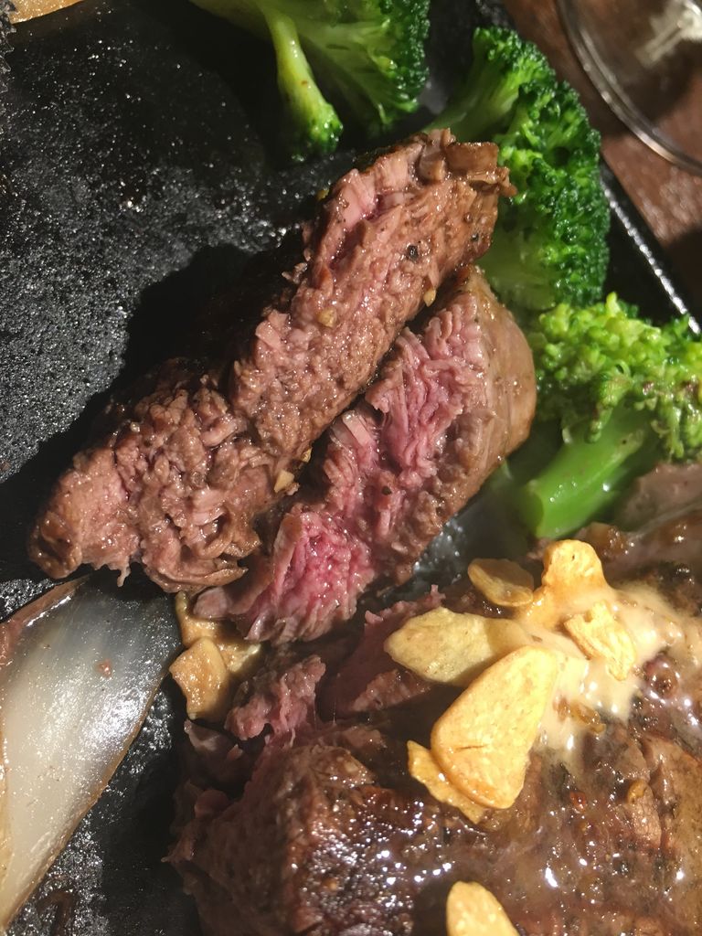 初めてのミディアムレア ヒレステーキ270g いきなり ステーキ はっちの蒸し豚
