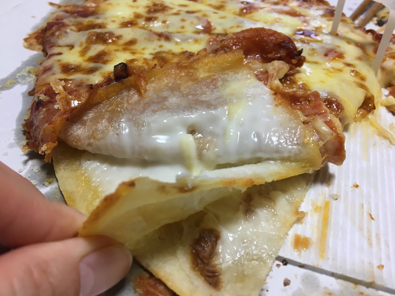 トラディショナルにダブルチーズとトリプルミルフィーユ ドミノ ピザ はっちの蒸し豚