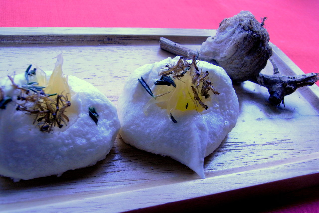 カマキリベビーの焼きメレンゲ 虫菓子 虫菓子小屋 カマキリベビーの焼きメレンゲ 虫菓子 虫菓子小屋