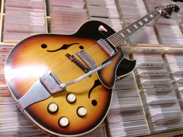 年式不明 モデル名不明 kawaiフルアコ 年式不明 モデル名不明 kawai