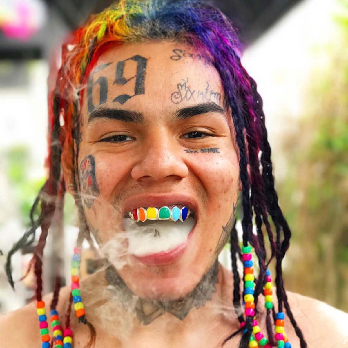米人気ラッパー6ix9ine逮捕 最低でも25年の服役義務 終身刑の可能性も もんてぃ ぱいそん