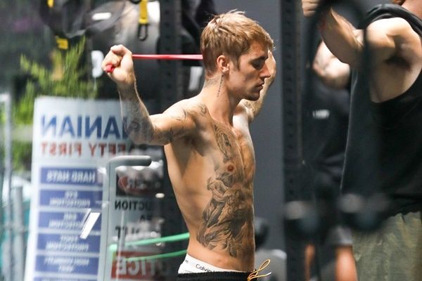 Justin Bieber トム クルーズにケンカ売り失笑買う もんてぃ ぱいそん Justin Bieber トム クルーズにケンカ売り失笑買う もんてぃ ぱいそん