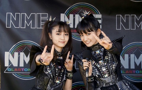 7_BABYMETAL_2000_GLASTONBURY-720x458