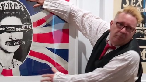 NYでパンクロックの回顧展、John Lydonが来場 	