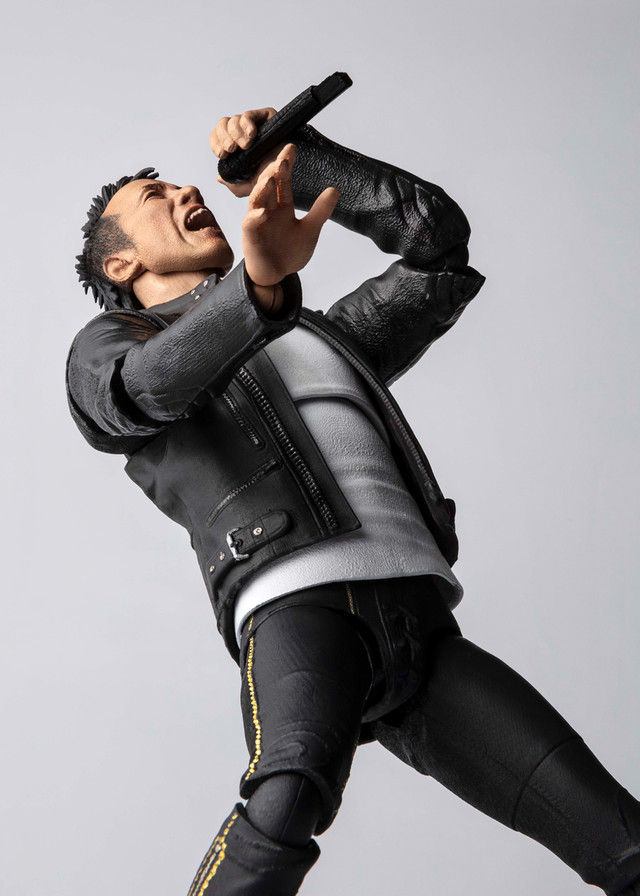 長渕剛さん、フィギュア化する : もんてぃ・ぱいそん