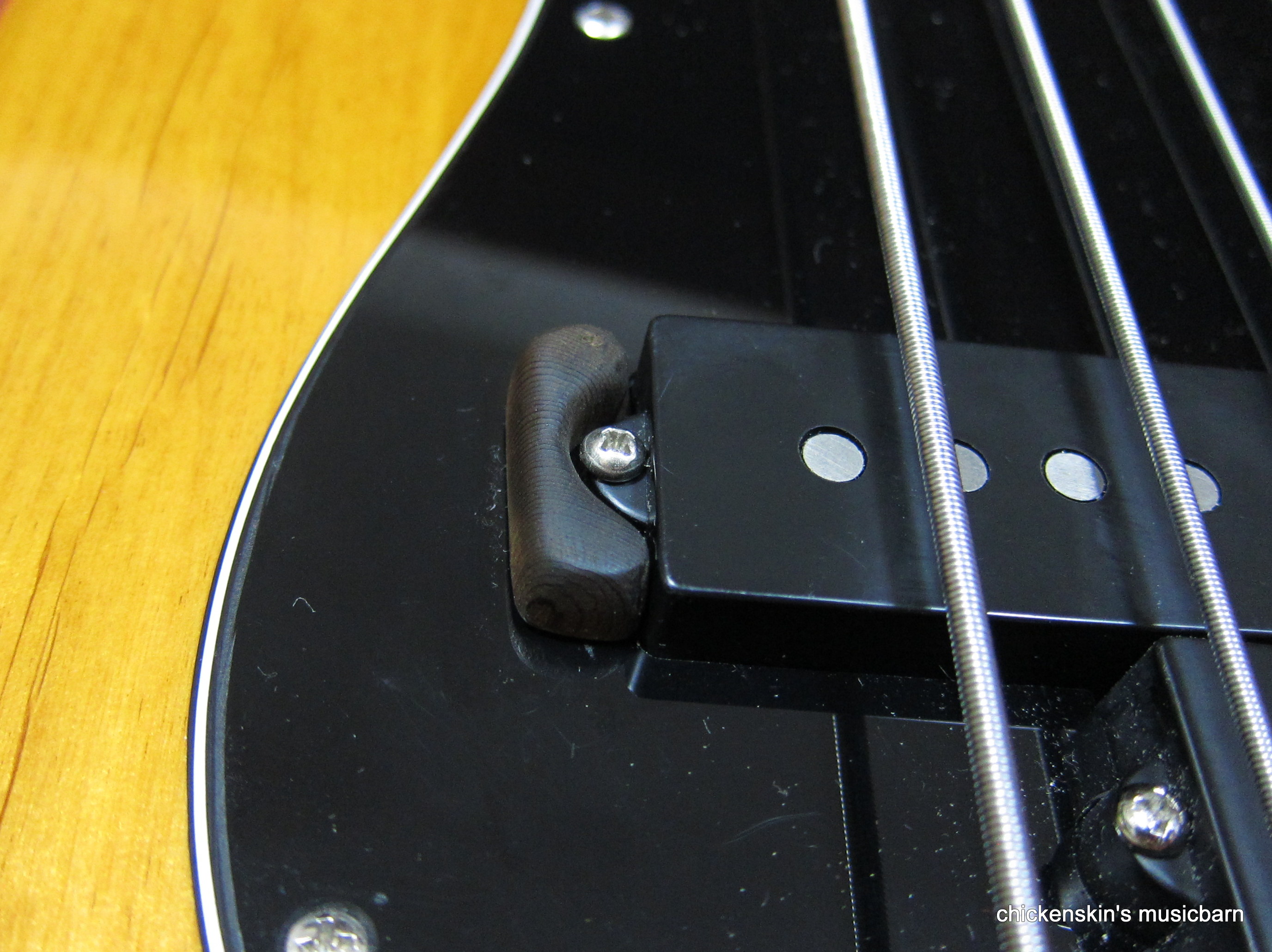 フィンガーレスト Chickenskin S Music Barn