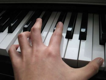 piano_hand_09