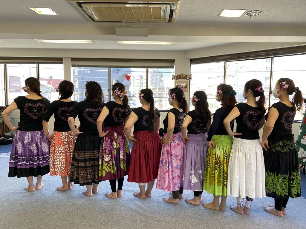 ハラウtシャツも出来ます Hula Hau Oli O Na Puaご紹介 Muumuumamaのaloha Weblog