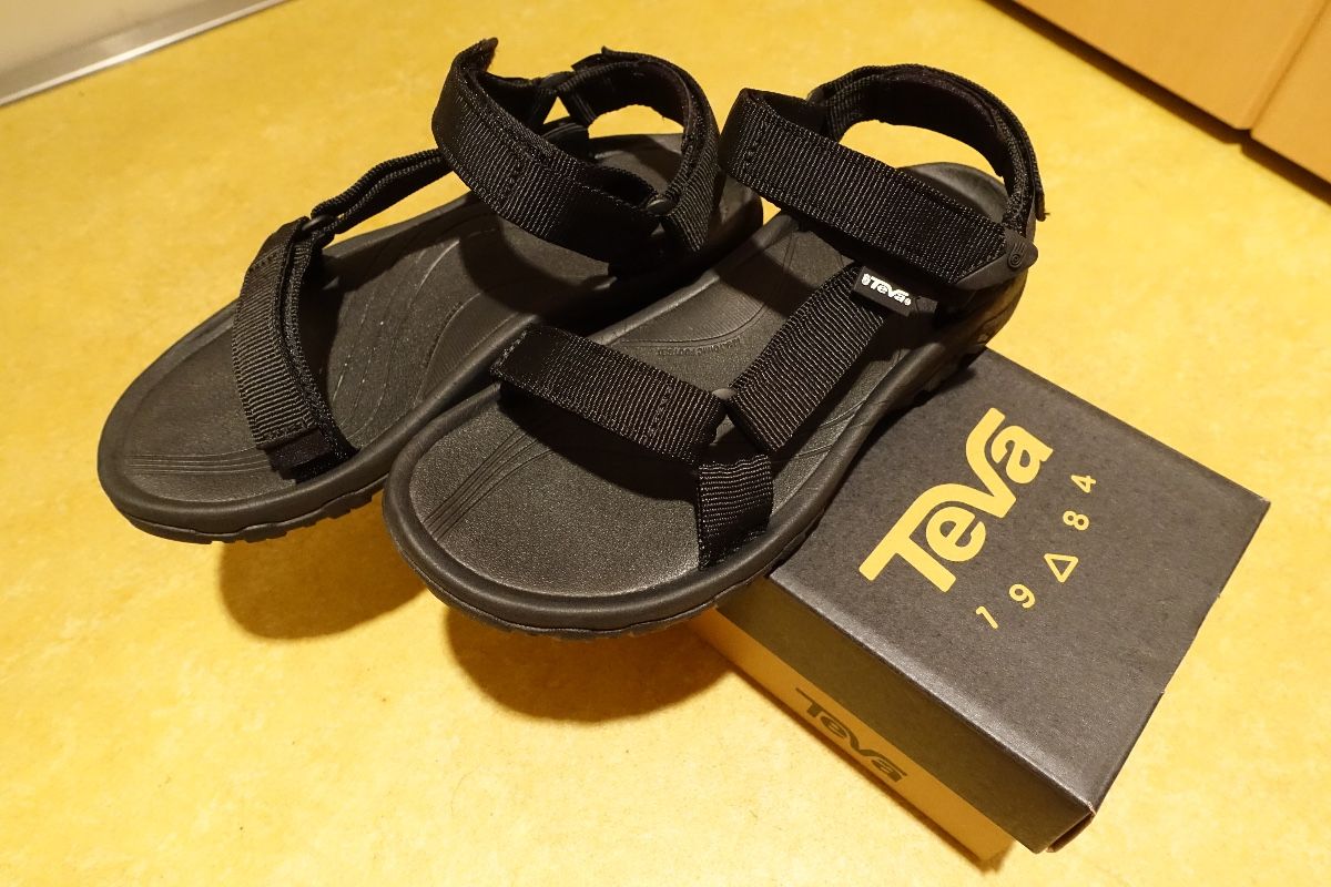 雨の日も Teva Hurricaneは雨の日に強いサンダルだ お任せ じょっぴんからんと 雨の日も Teva Hurricaneは雨の日に強いサンダルだ お任せ じょっぴんからんと