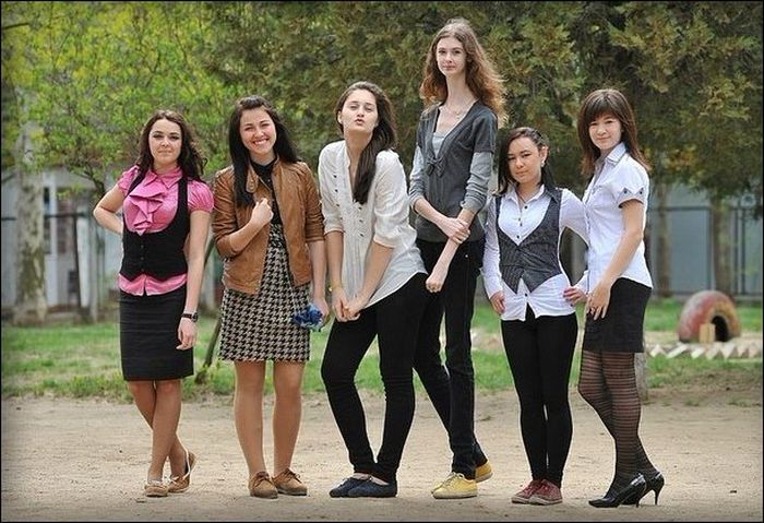 首が長い女性 Free Time