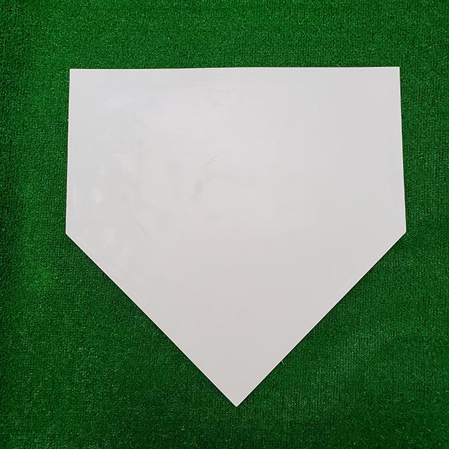 ballclub-b_w-1