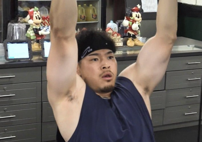 佐藤輝明(2021)と佐藤輝明(2026)の体型の比較、エグすぎるwwwwwwww