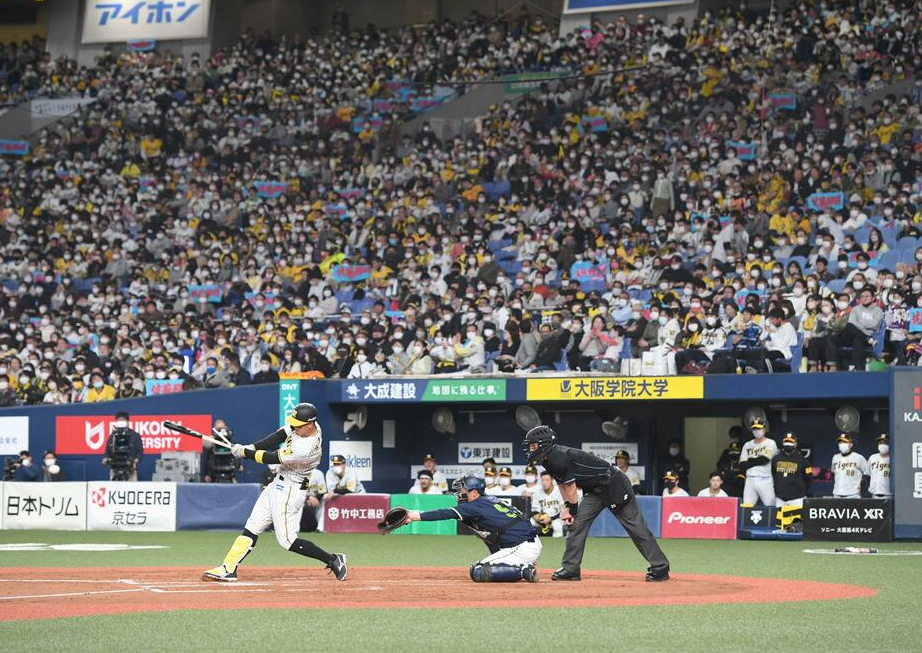 阪神打線が沈黙中　先発・小川が好投も、ヤクルト・高橋に五回まで１安打